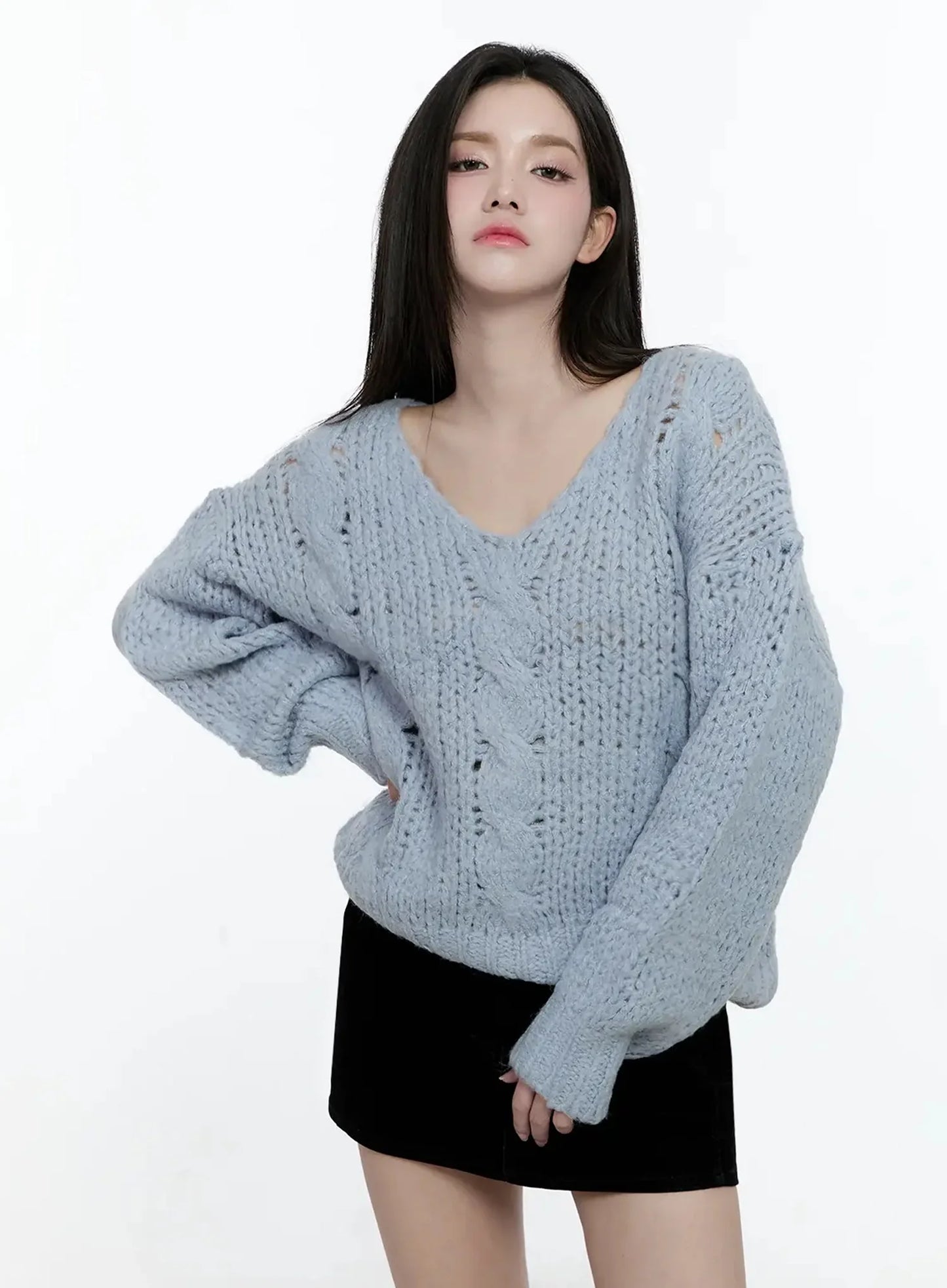 Chunky Cable Knit V-Neck Sweater IO527