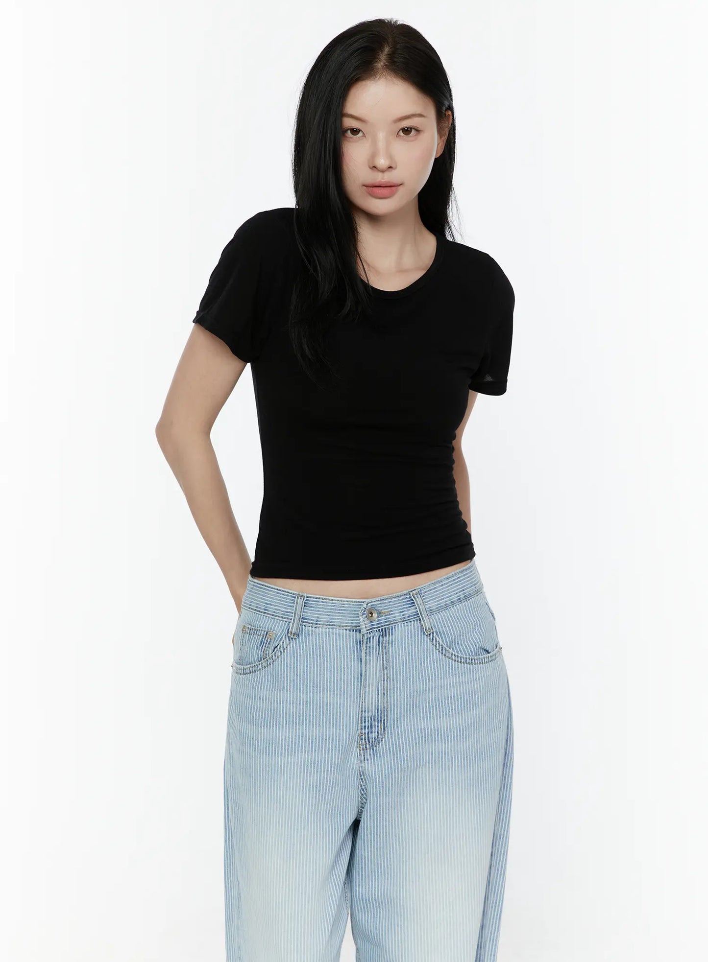 Basic Round Neck Tee IL506