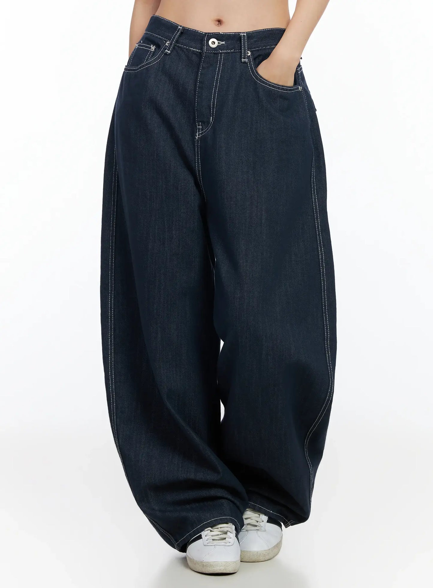 Alaya Semi-Balloon Denim Jeans IM524