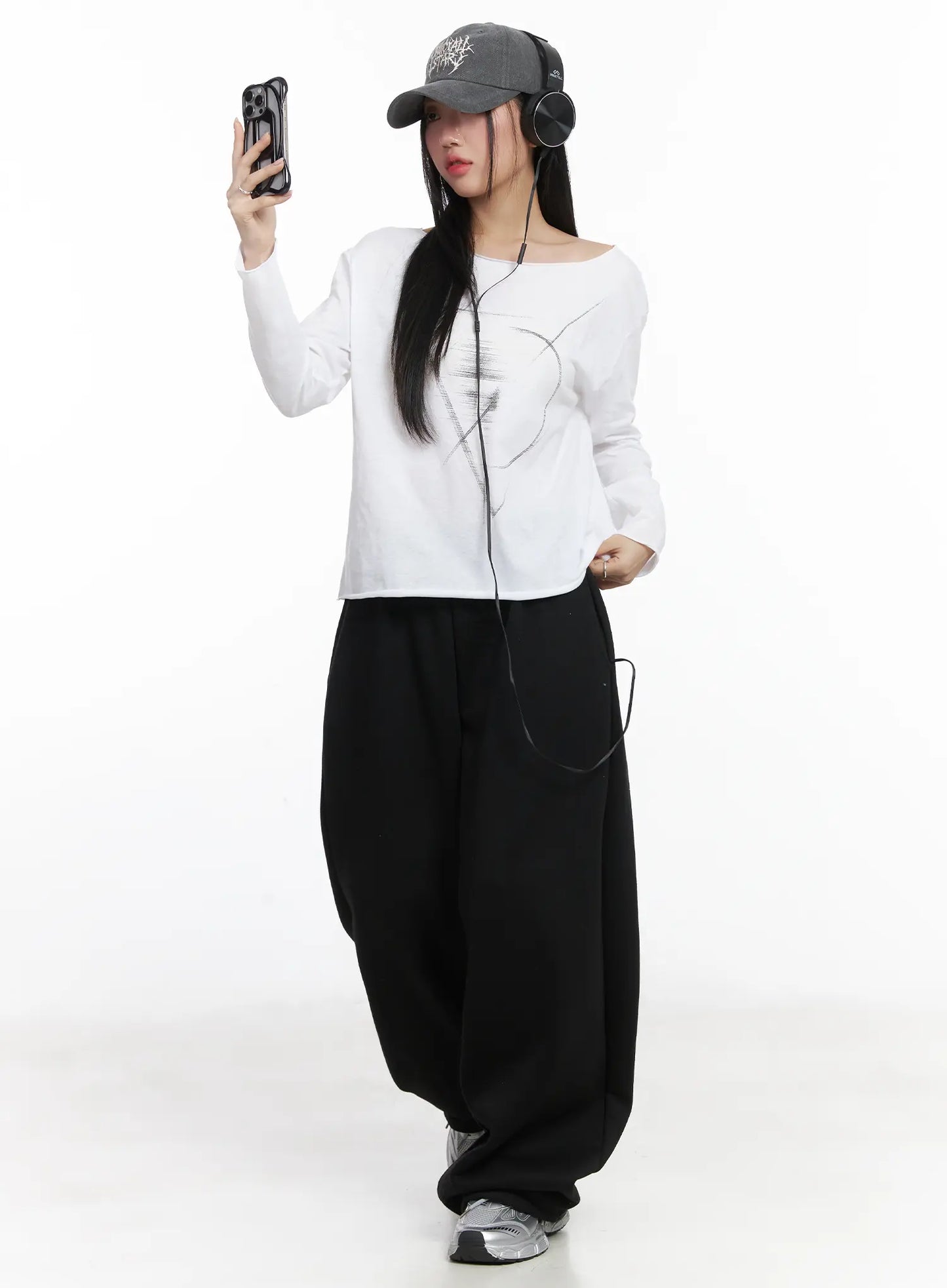 Casual Relaxed Neck Graphic Long Sleeve Tee CD530