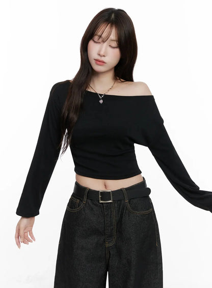 Chic Off-Shoulder Cropped Tee IN514