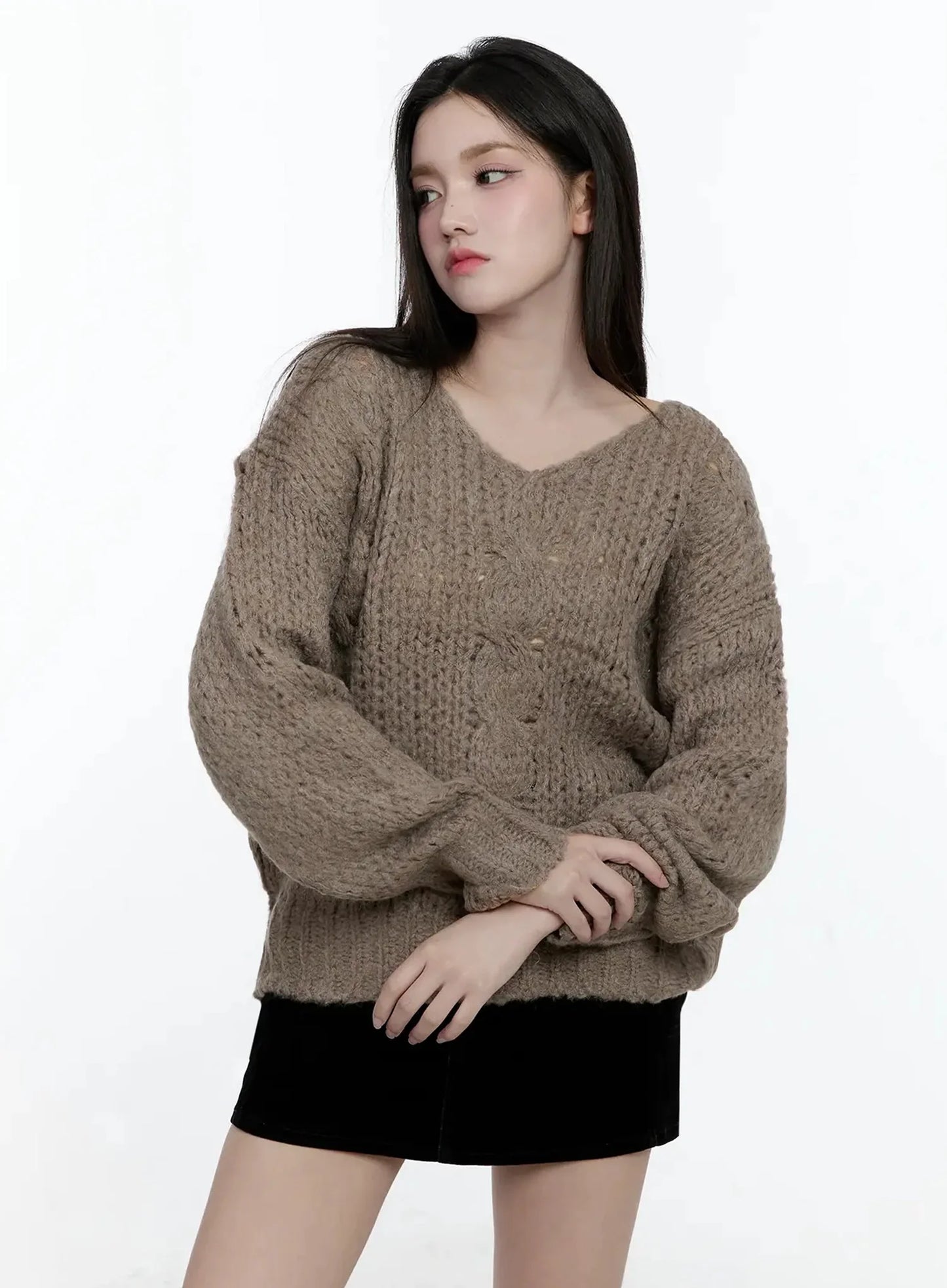 Chunky Cable Knit V-Neck Sweater IO527