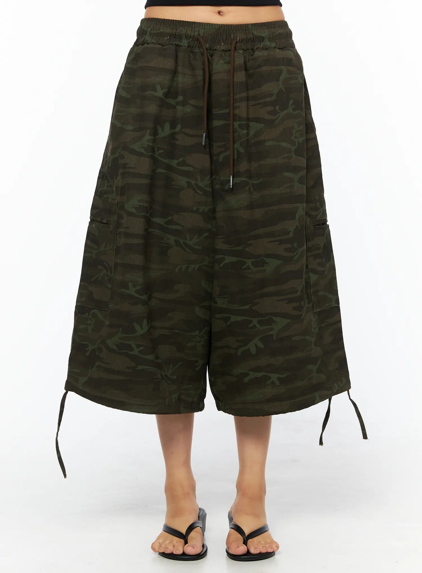 Camouflage Drawstring Wide Shorts CU517