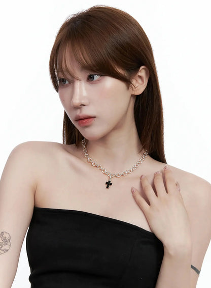 Black Cross Chain Necklace IG528