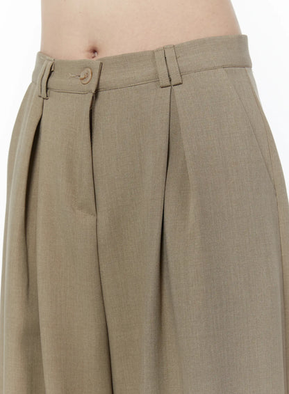 Classic Wide-Fit Pleated Pants IU503