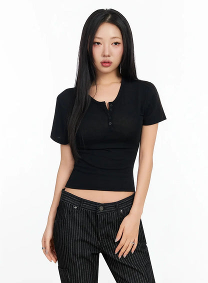 Buttoned Slim Fit T-Shirt CA513