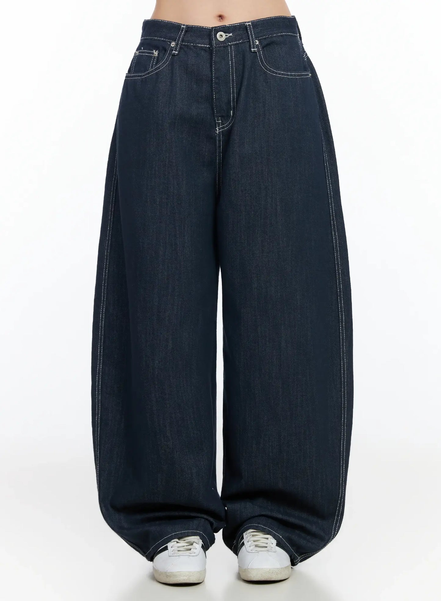 Alaya Semi-Balloon Denim Jeans IM524