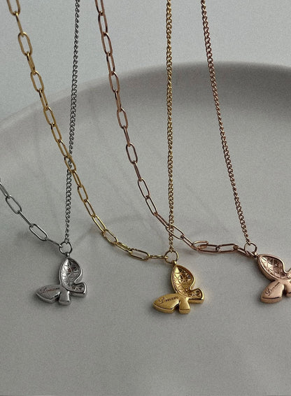 Butterfly Patten Point Necklace IL403