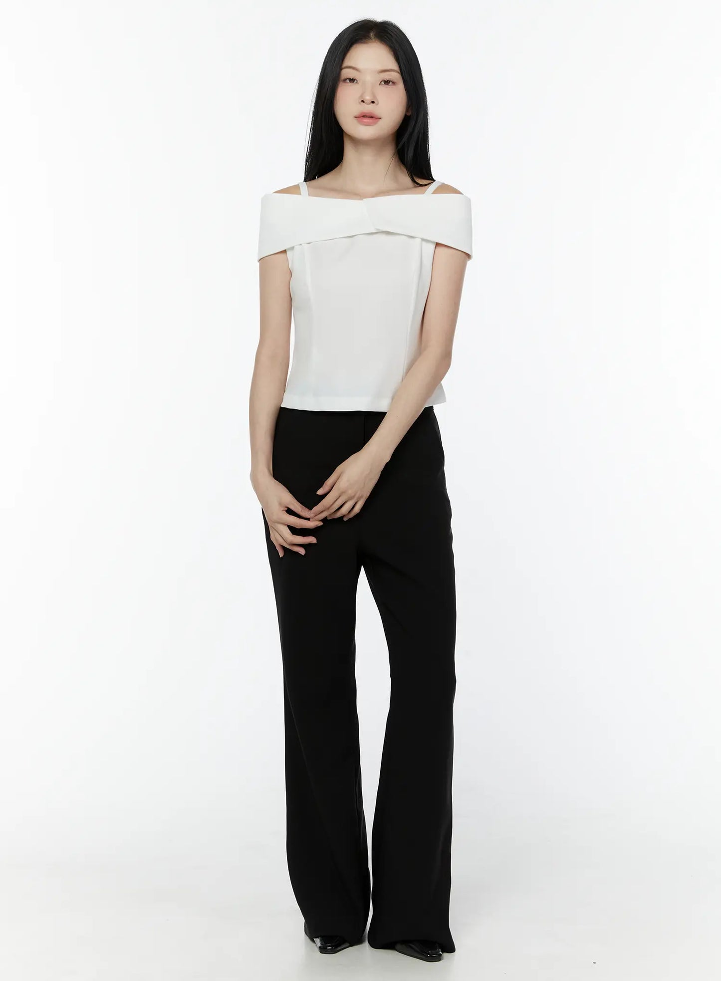 Chic Off-Shoulder Sleeveless Blouse IU503