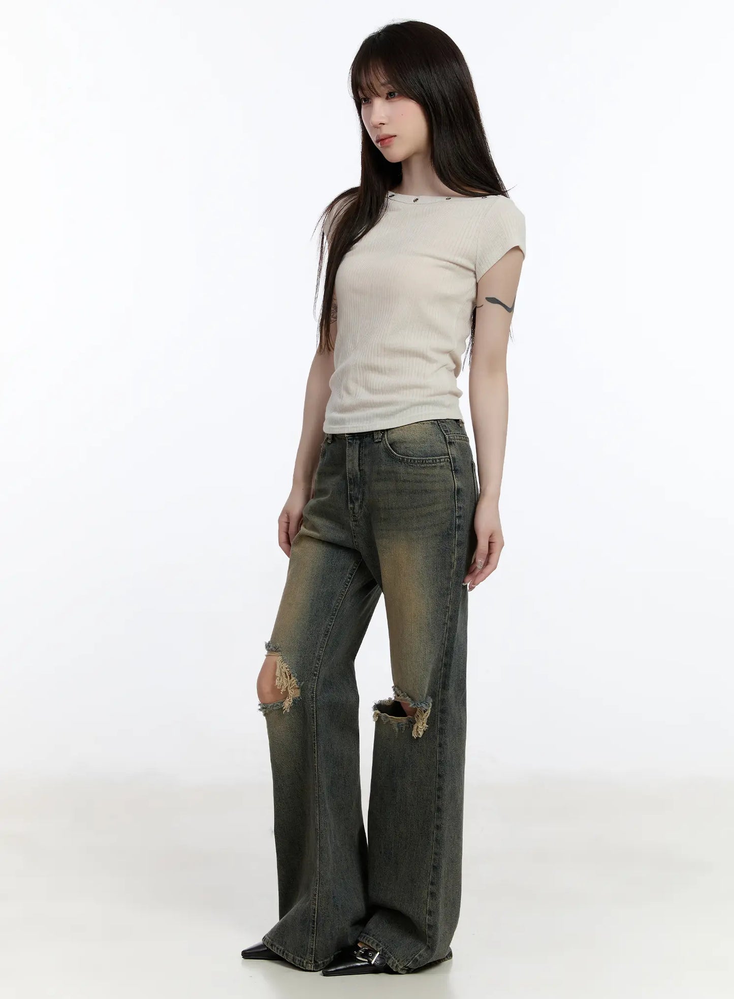 Andie Distressed Bootcut Jeans CA503
