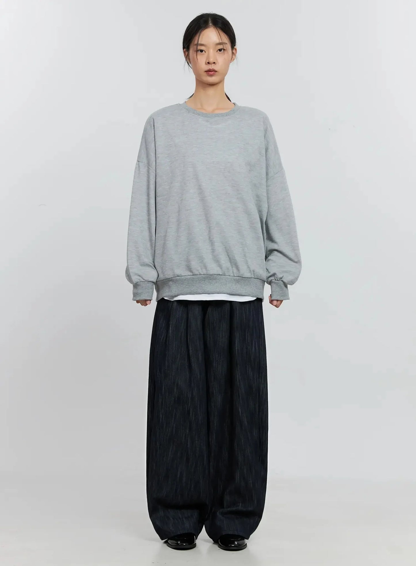 Classic Grey Crewneck Sweatshirt IS516