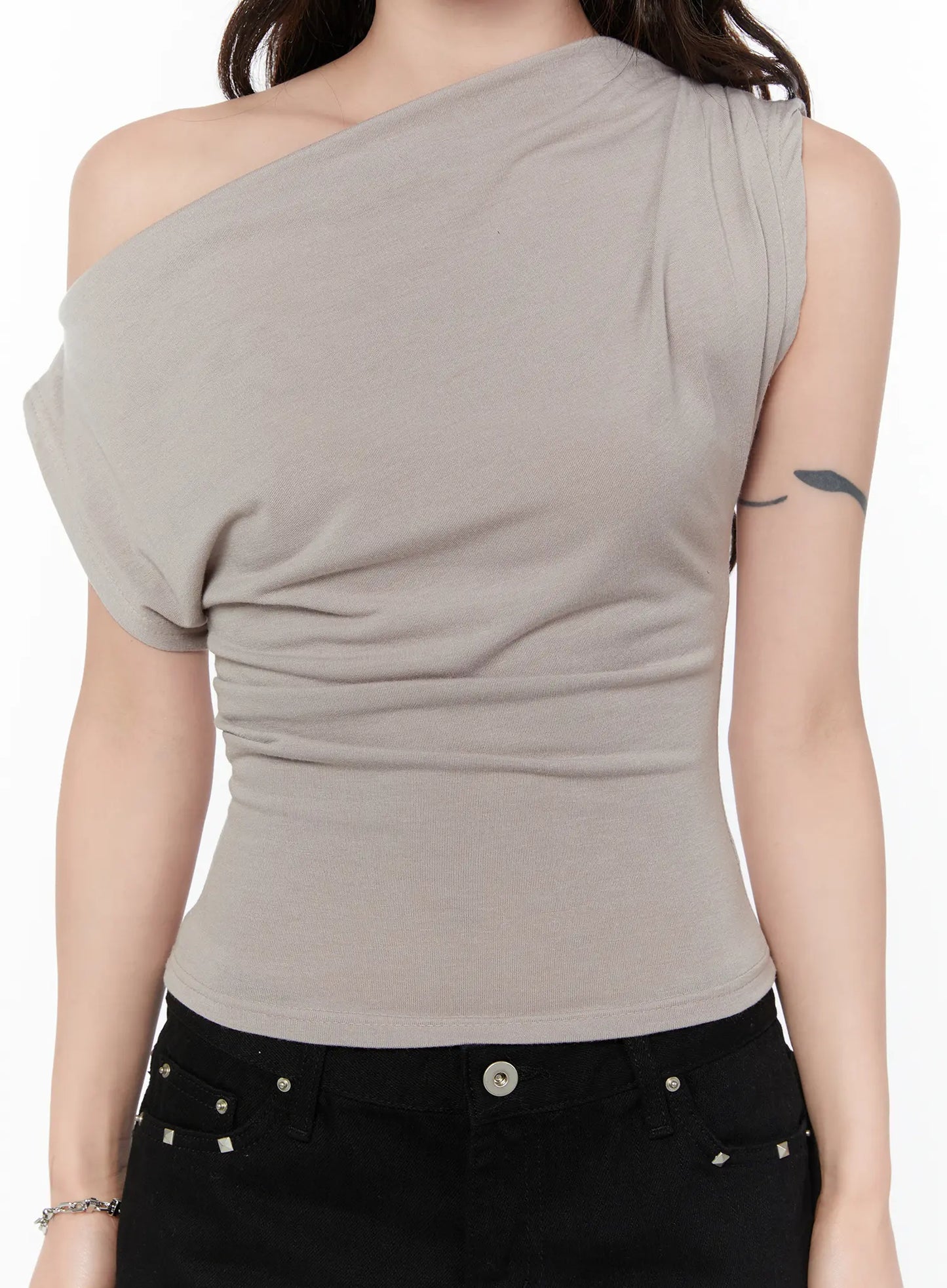 Asymmetric Off-Shoulder Tee CY514