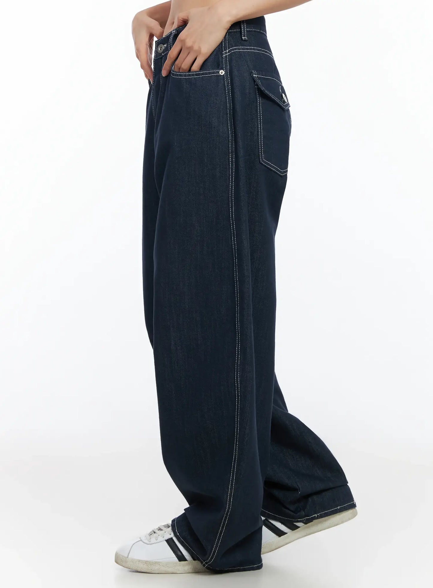 Alaya Semi-Balloon Denim Jeans IM524