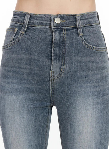 Chlo High-Rise Bootcut Jeans IM523