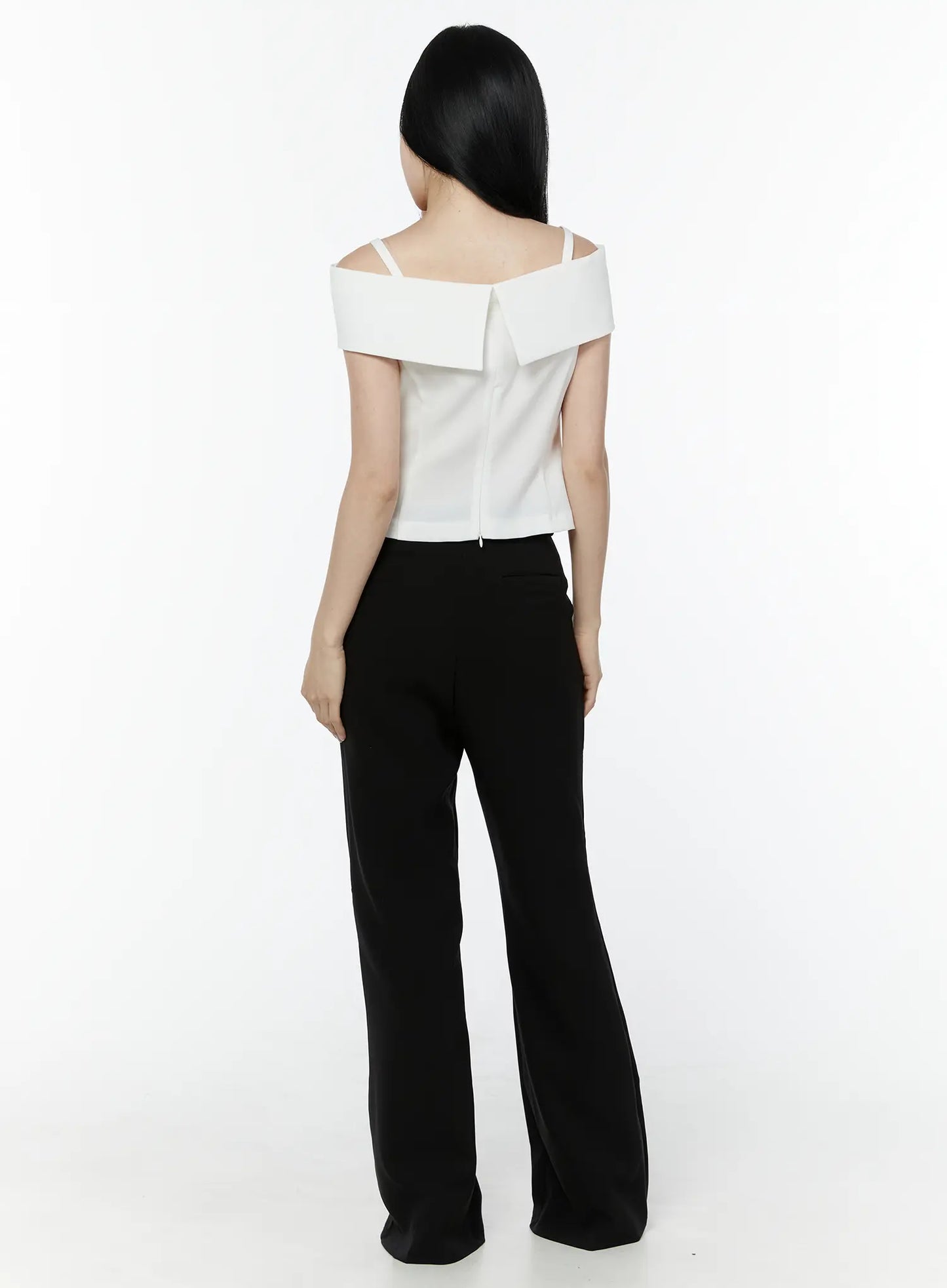 Chic Off-Shoulder Sleeveless Blouse IU503