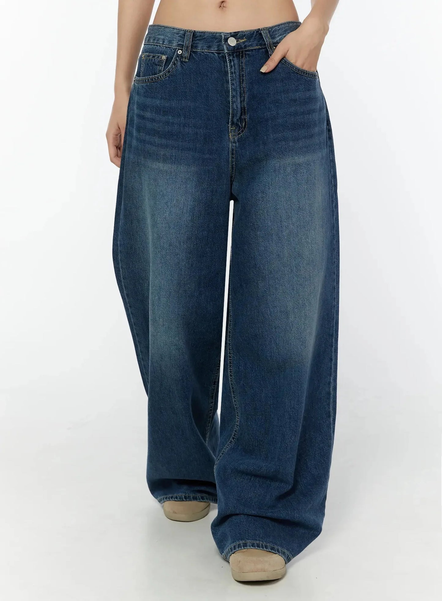 Amos Wide-Leg Washed Jeans IU522