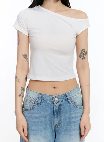 Asymmetric Off-Shoulder Tee CA508