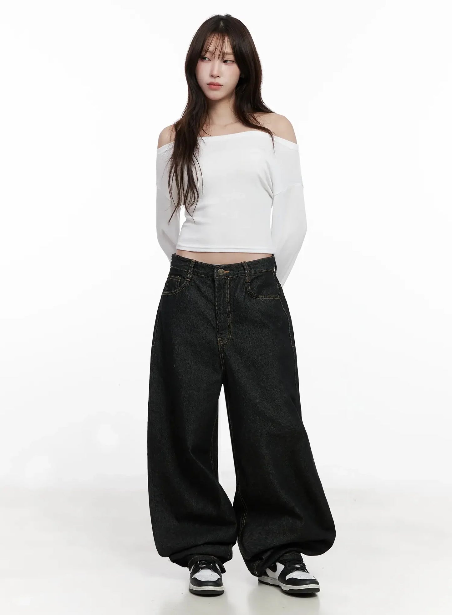 Chic Off-Shoulder Cropped Tee IN514