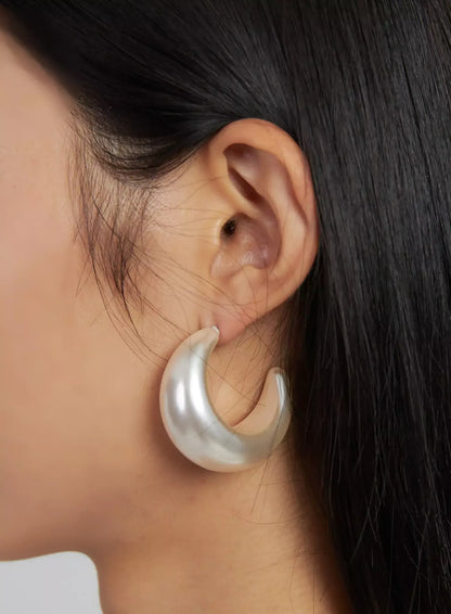 Bold Pearl Earrings IJ508