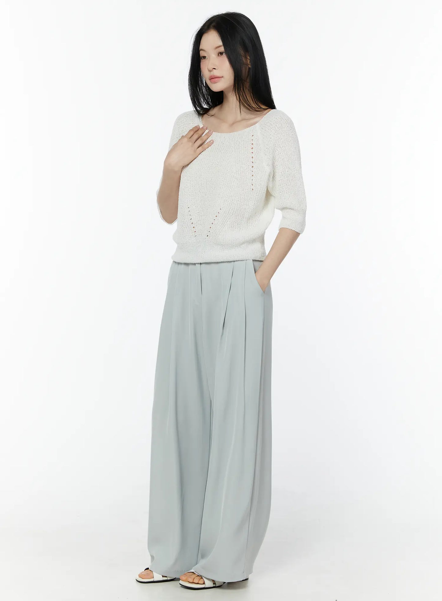 Basic High-Waist Pleated Trousers IU503