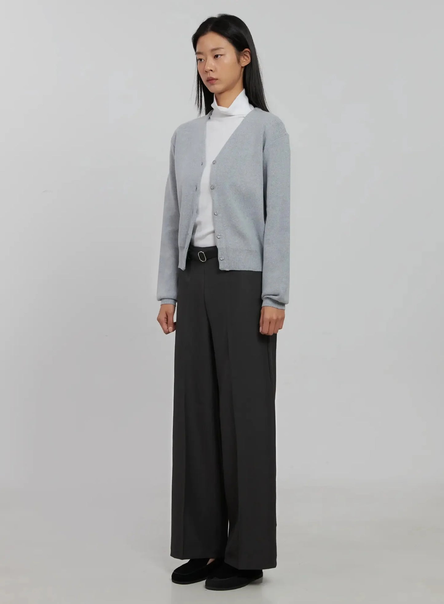 Classic V-Neck Cardigan IJ508