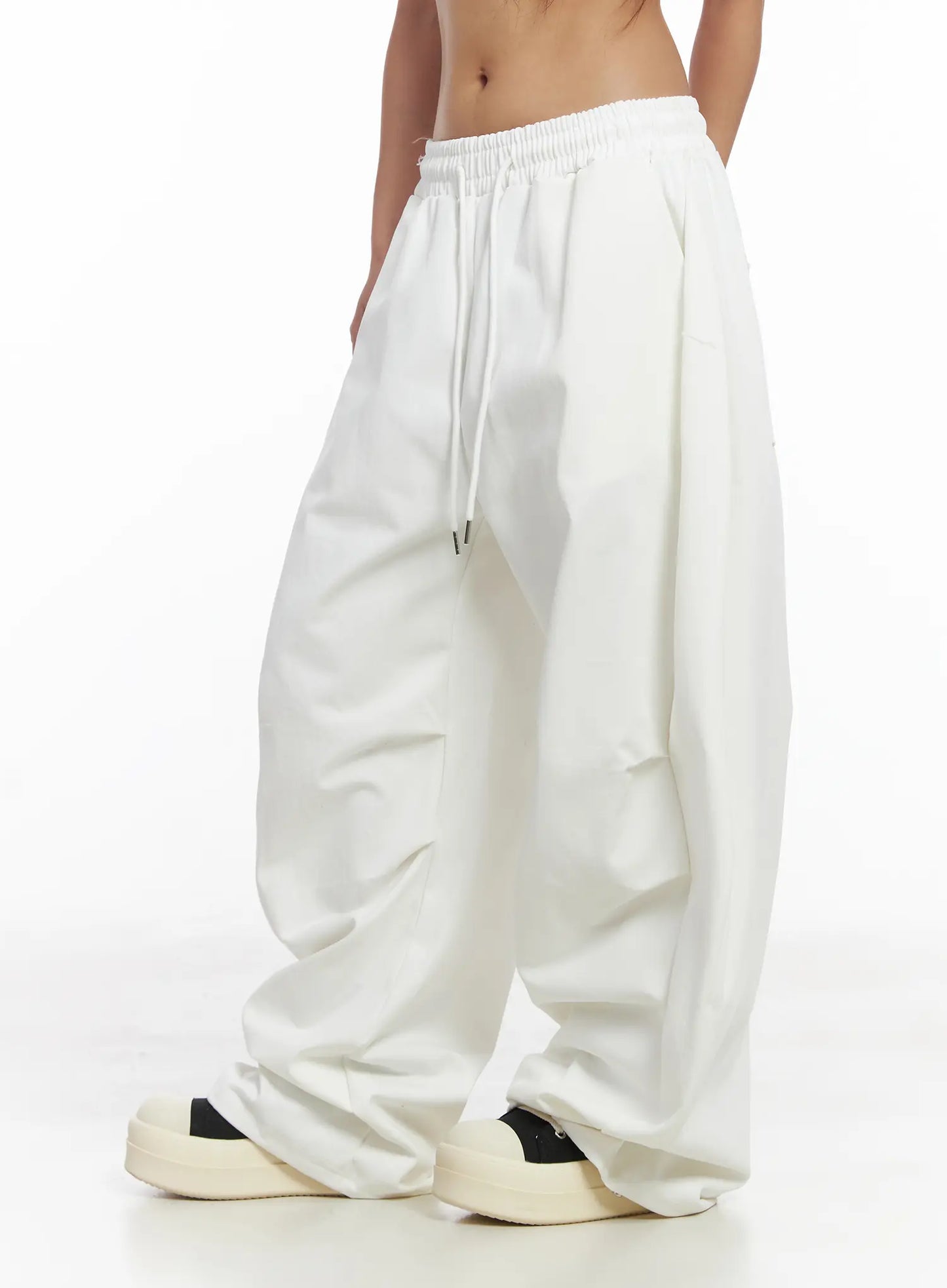 Back Pocket Detail White Pants CJ512