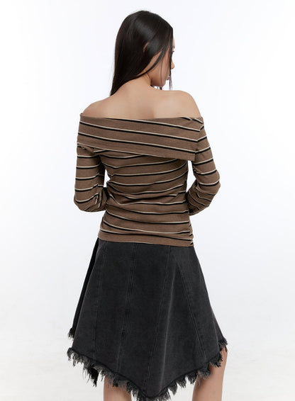 Buttoned Off-Shoulder Stripe Tee CN401