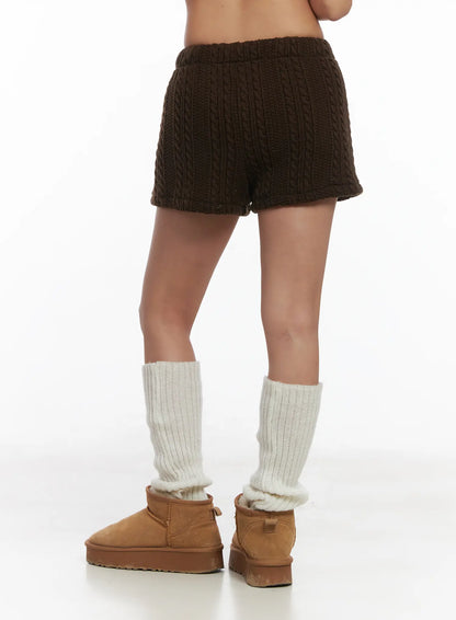 Cable Knit Pom-Pom Shorts CJ512