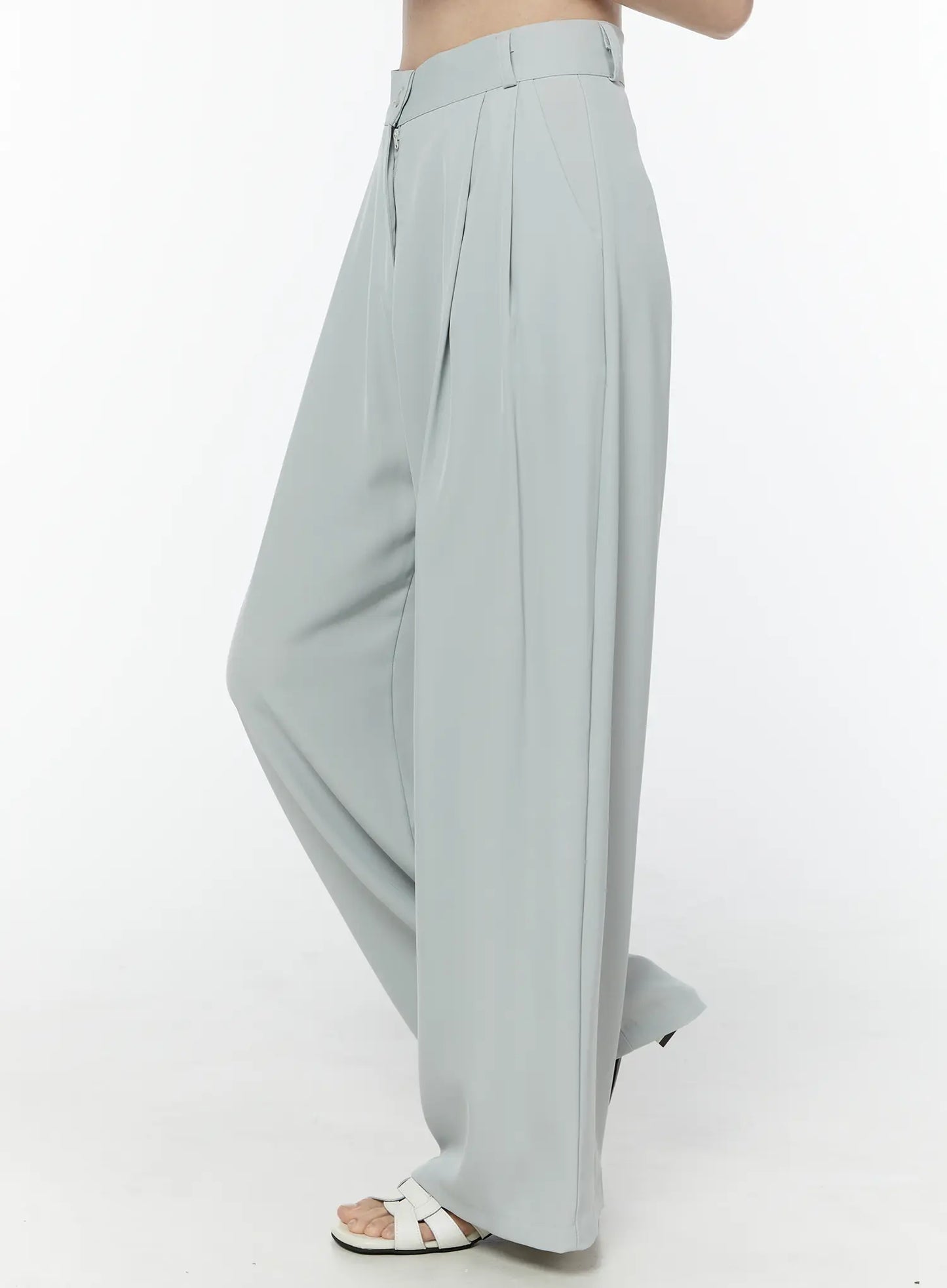 Basic High-Waist Pleated Trousers IU503