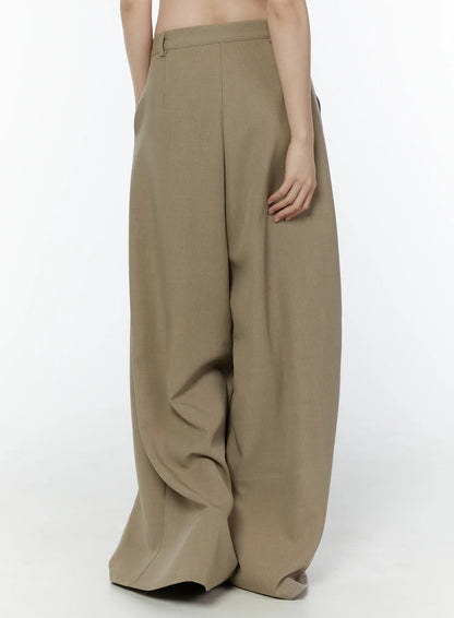Classic Wide-Fit Pleated Pants IU503