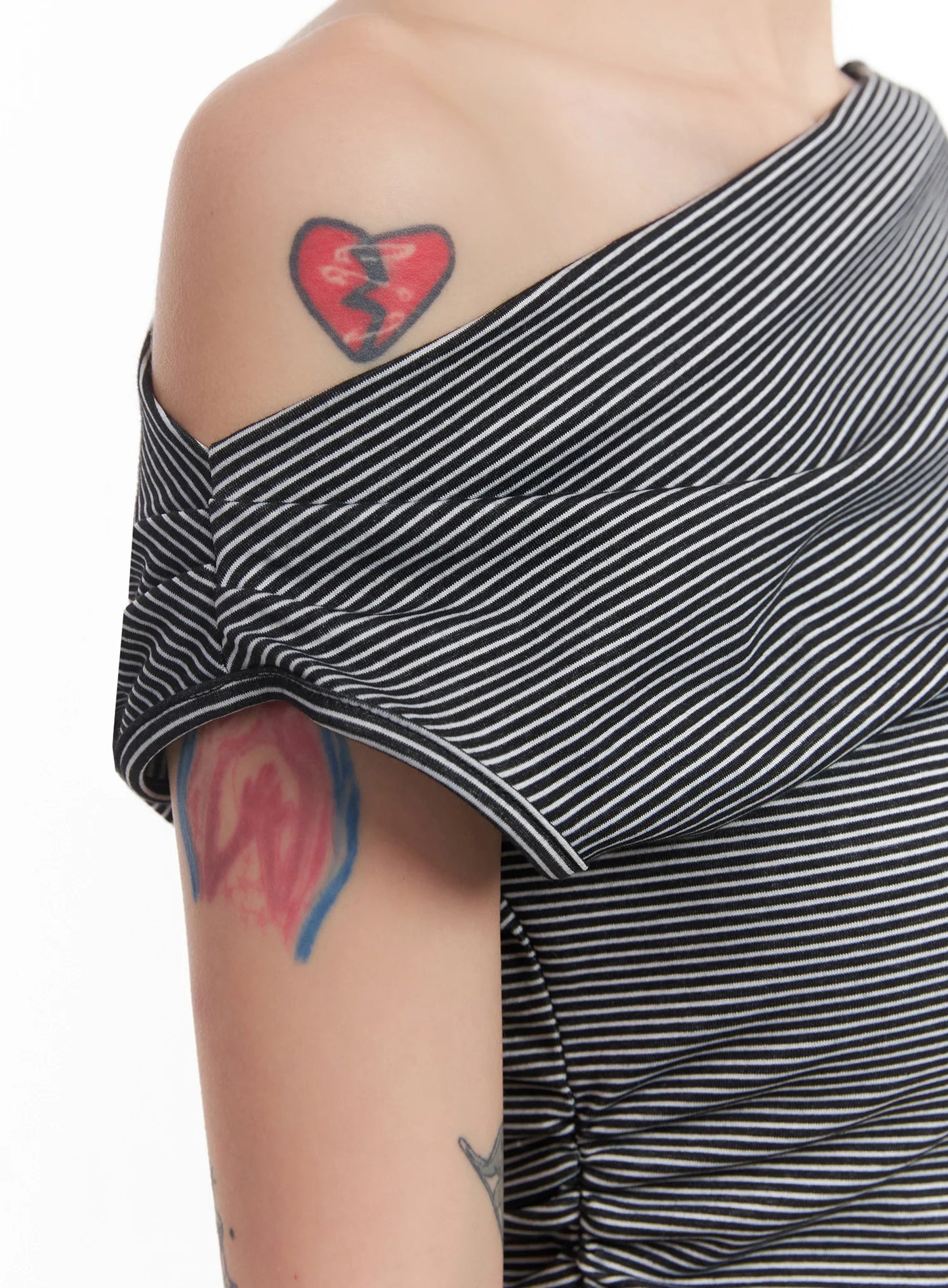 Chic Off-Shoulder Striped Tee IC503