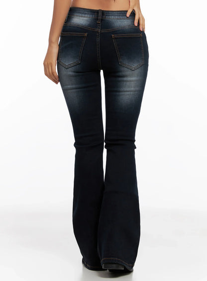 Aliyah Mid-Rise Hip Pad Flared Jeans IG528