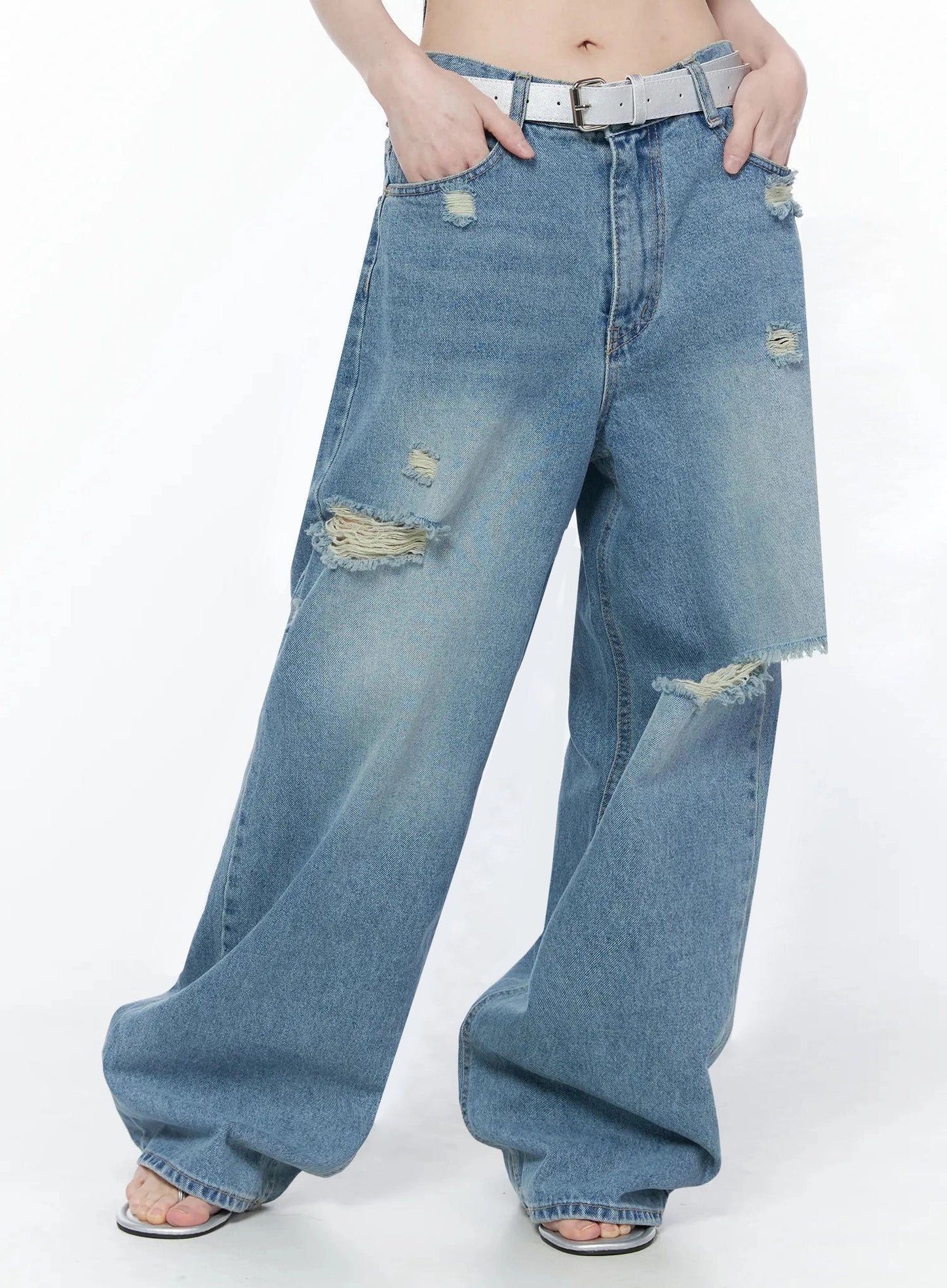 Ares Wide Leg Distressed Jeans IU512