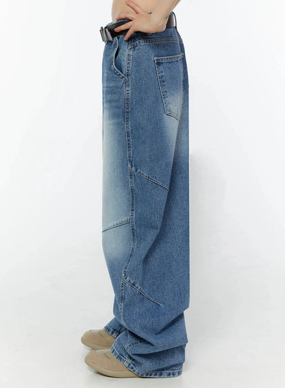 Celie Baggy Pin-Tuck Jeans CU515