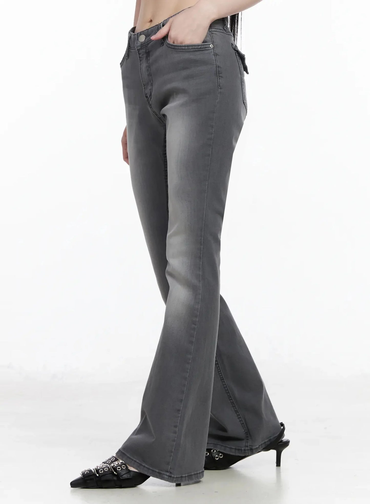 Aiana Slim Fit Bootcut Jeans IY511