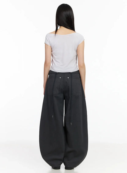Cat Graphic Off-Shoulder Crop Top IA523