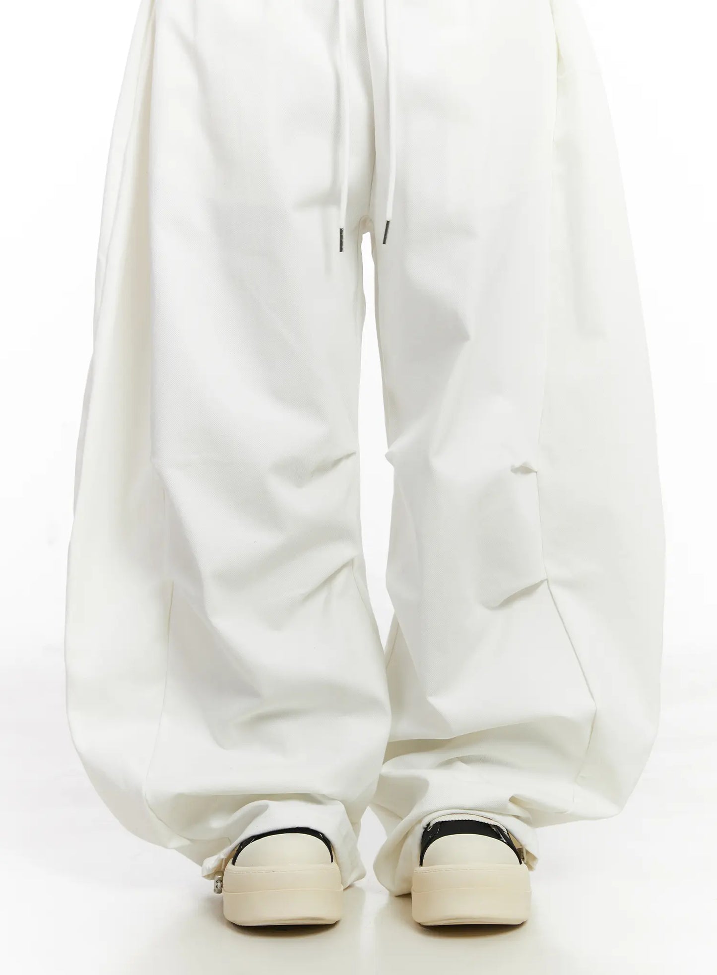 Back Pocket Detail White Pants CJ512