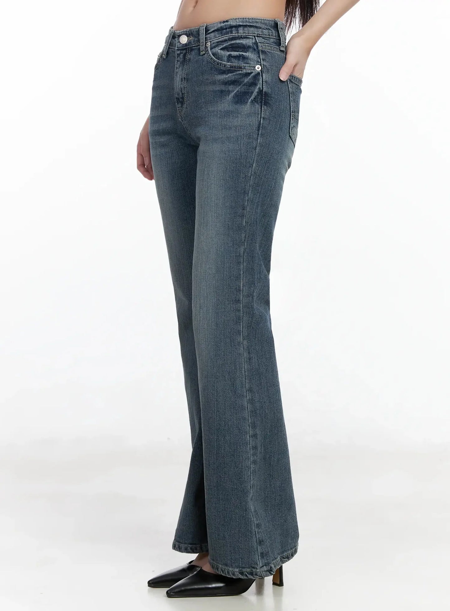 Amaris Low-Rise Bootcut Flared Jeans IM503