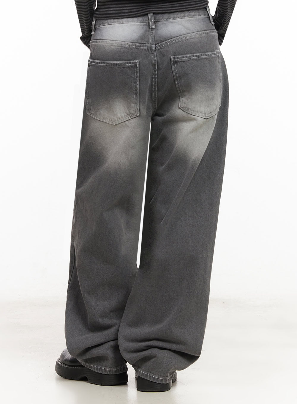 Becca Washed Straight-Leg Jeans IM524