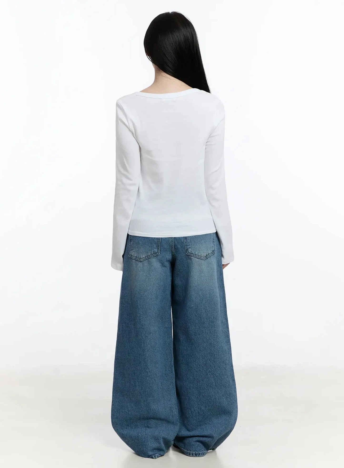 Classic Round Neck Long Sleeve Top IM519