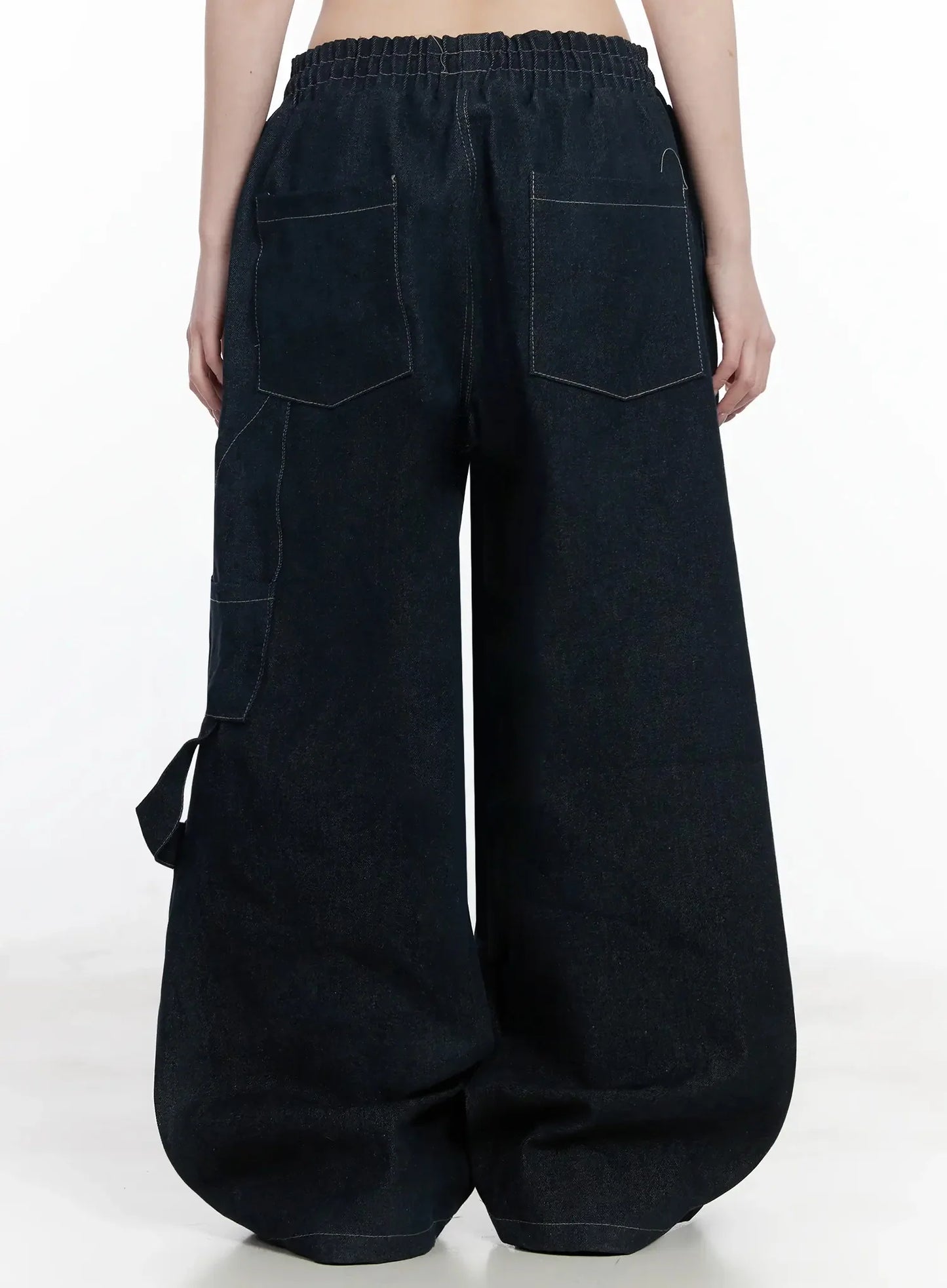 Ashlyn Carpenter Wide-Leg Jeans IJ528