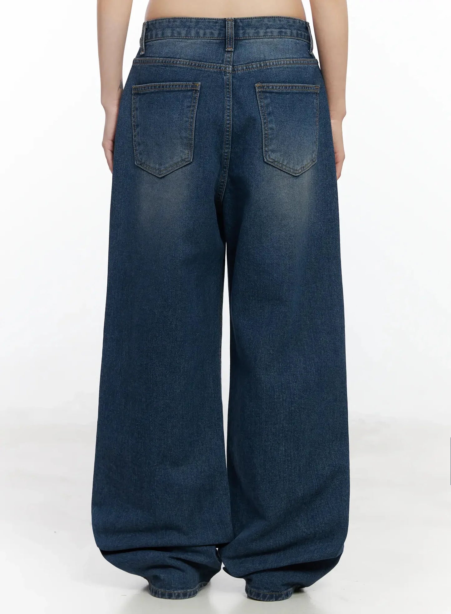 Annika Low-Rise Baggy Jeans F517