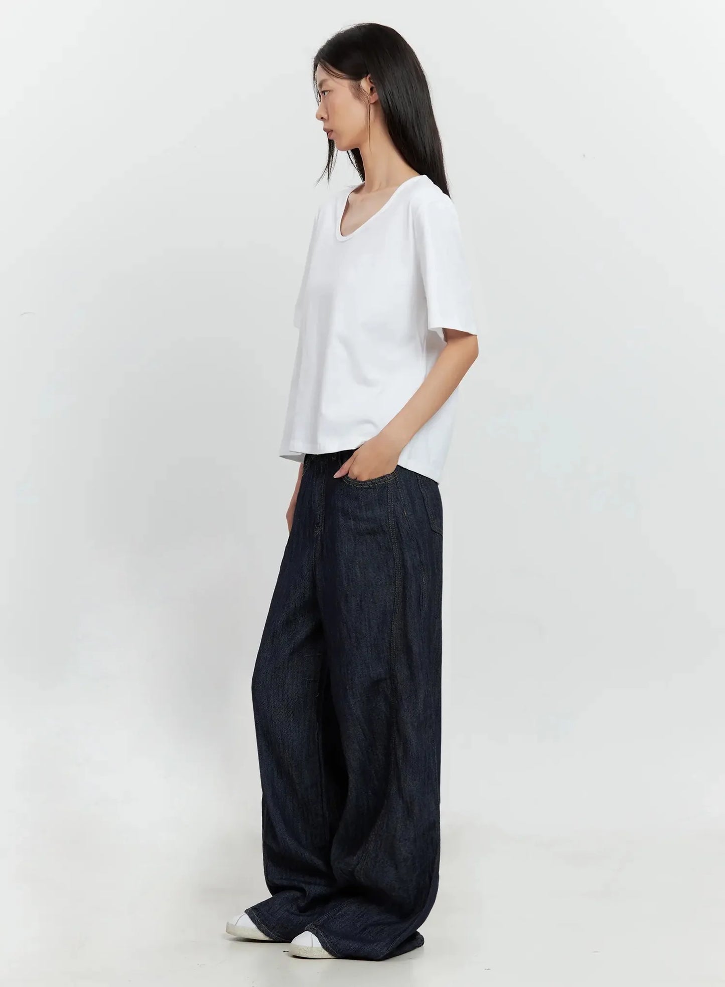 Basic U-Neck T-Shirt IL528