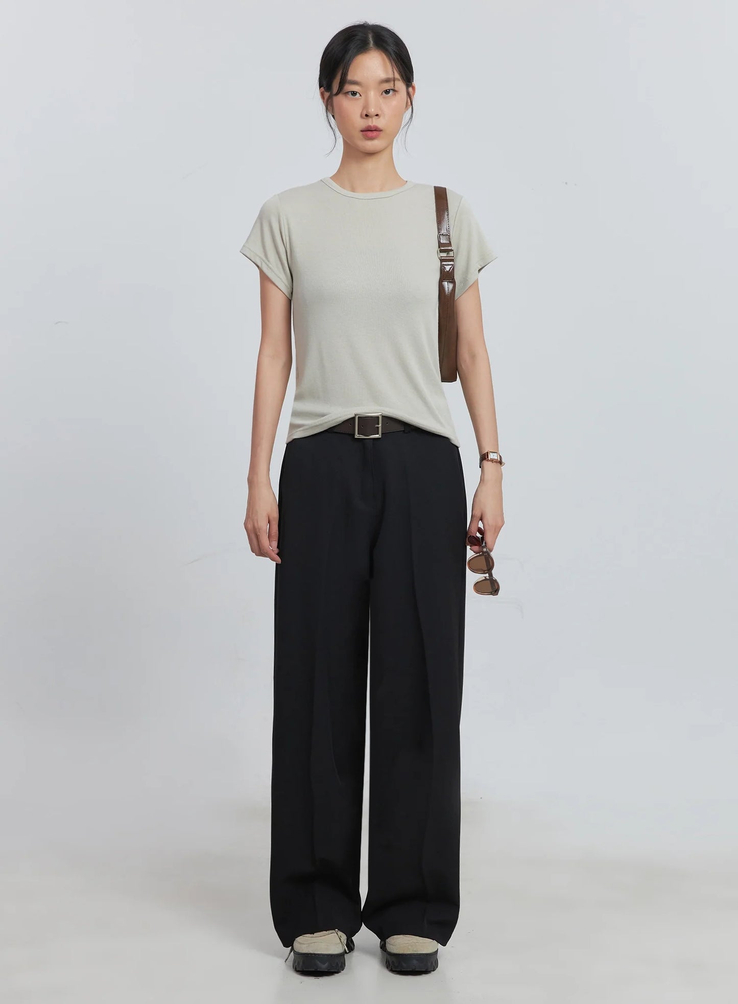 Classic Wide-Fit Slacks (Beige) IU512