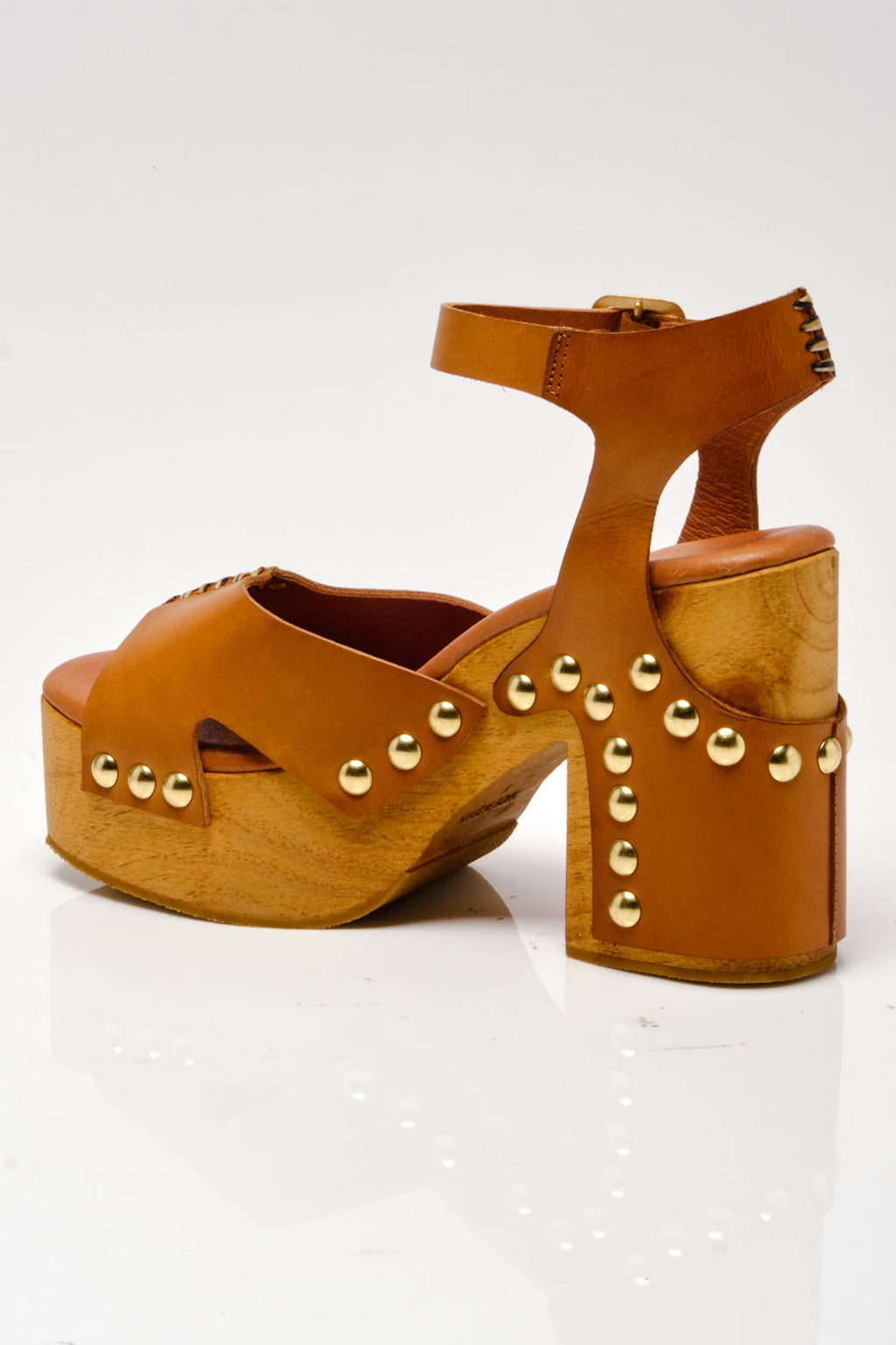 cecily clog
