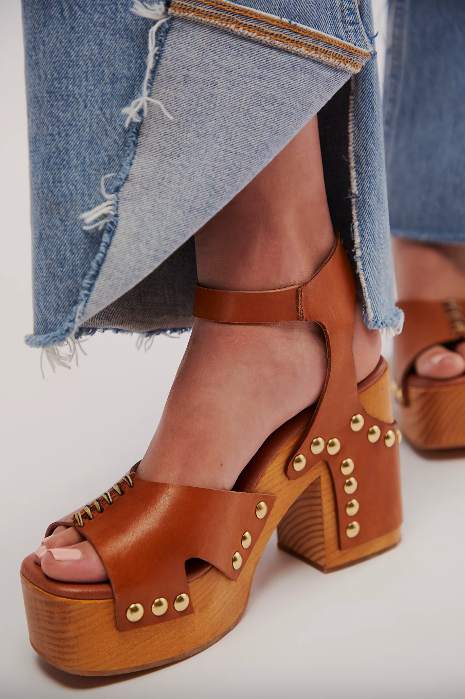 cecily clog