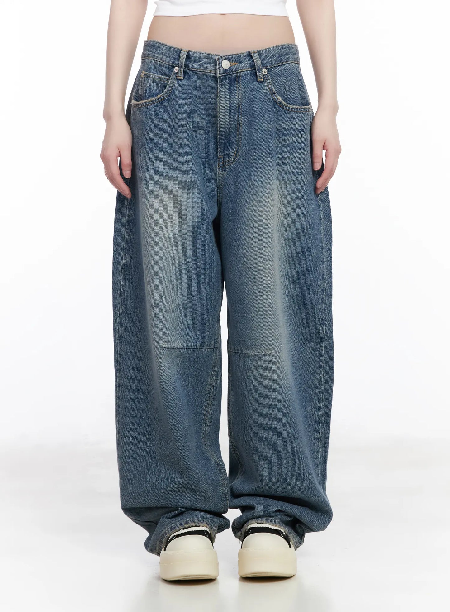 Ainslie Classic Wide-Fit Jeans CM526