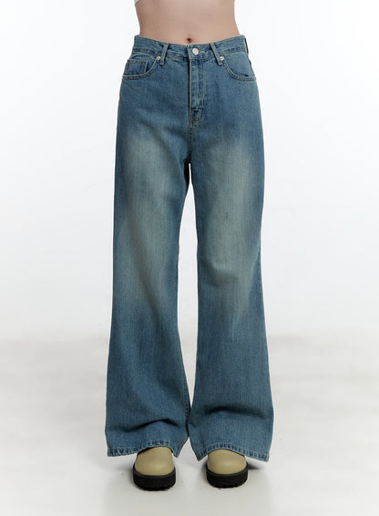 Aleks Relaxed-Fit Flared Jeans CM521