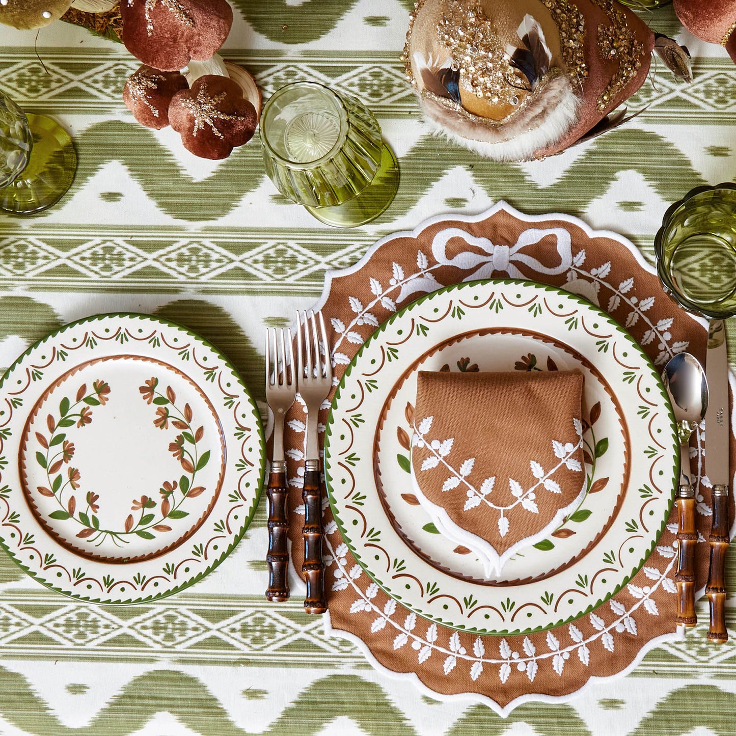 Chocolate Bow Laurel Placemats (Set of 4)