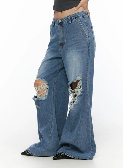 Anyae Mid-Wash Knee Distressed Wide Jeans CL510